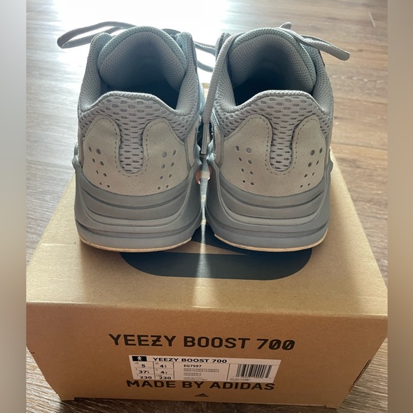 adidas gazelle silver green womens YEEZY Yeezy Boost 700 V2 